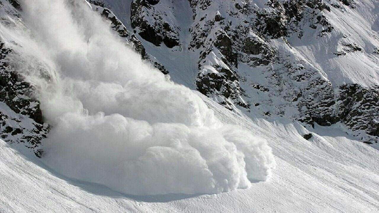 سقوط بهمن