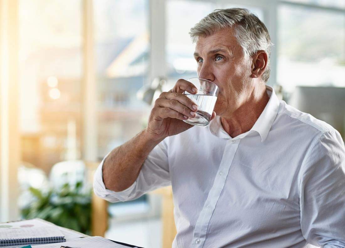 نوشیدن آب برای سالمندان