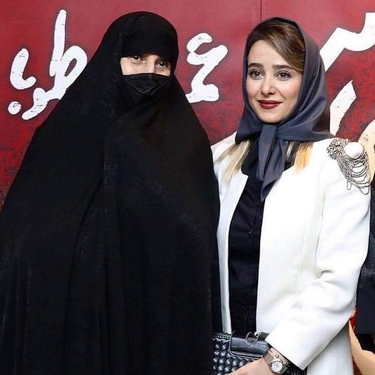 الناز حبیبی در کنار مادر علی انصاریان