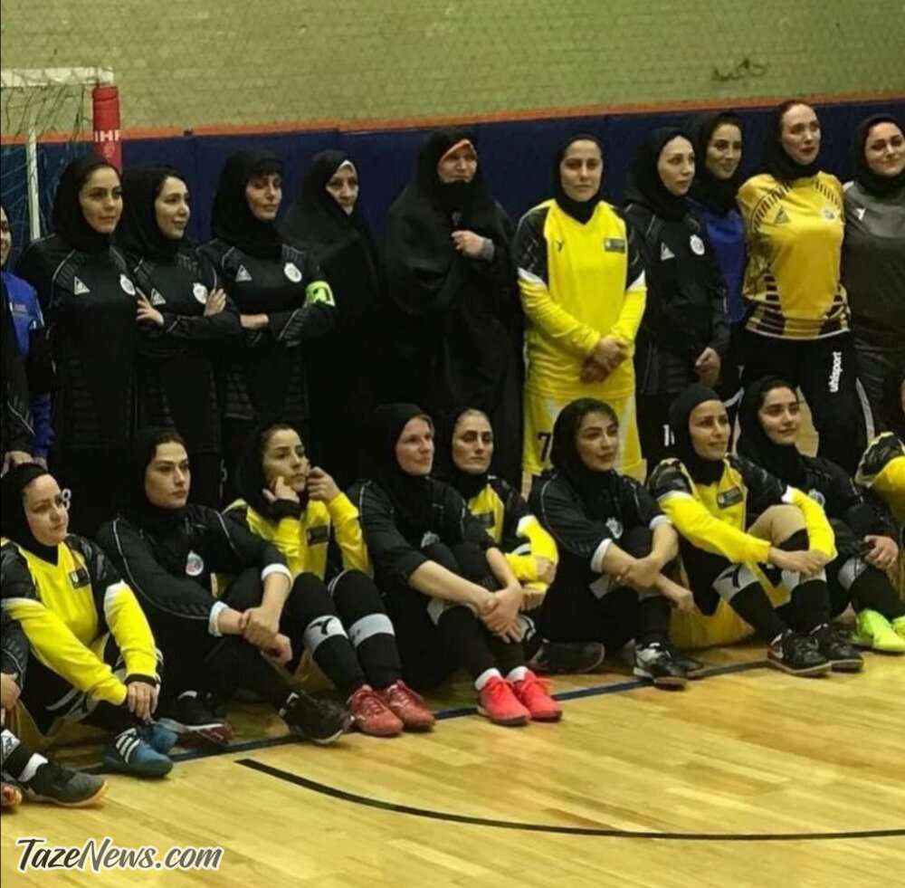 الناز شاکر دوست در تیم فوتسال زنان هنرمند