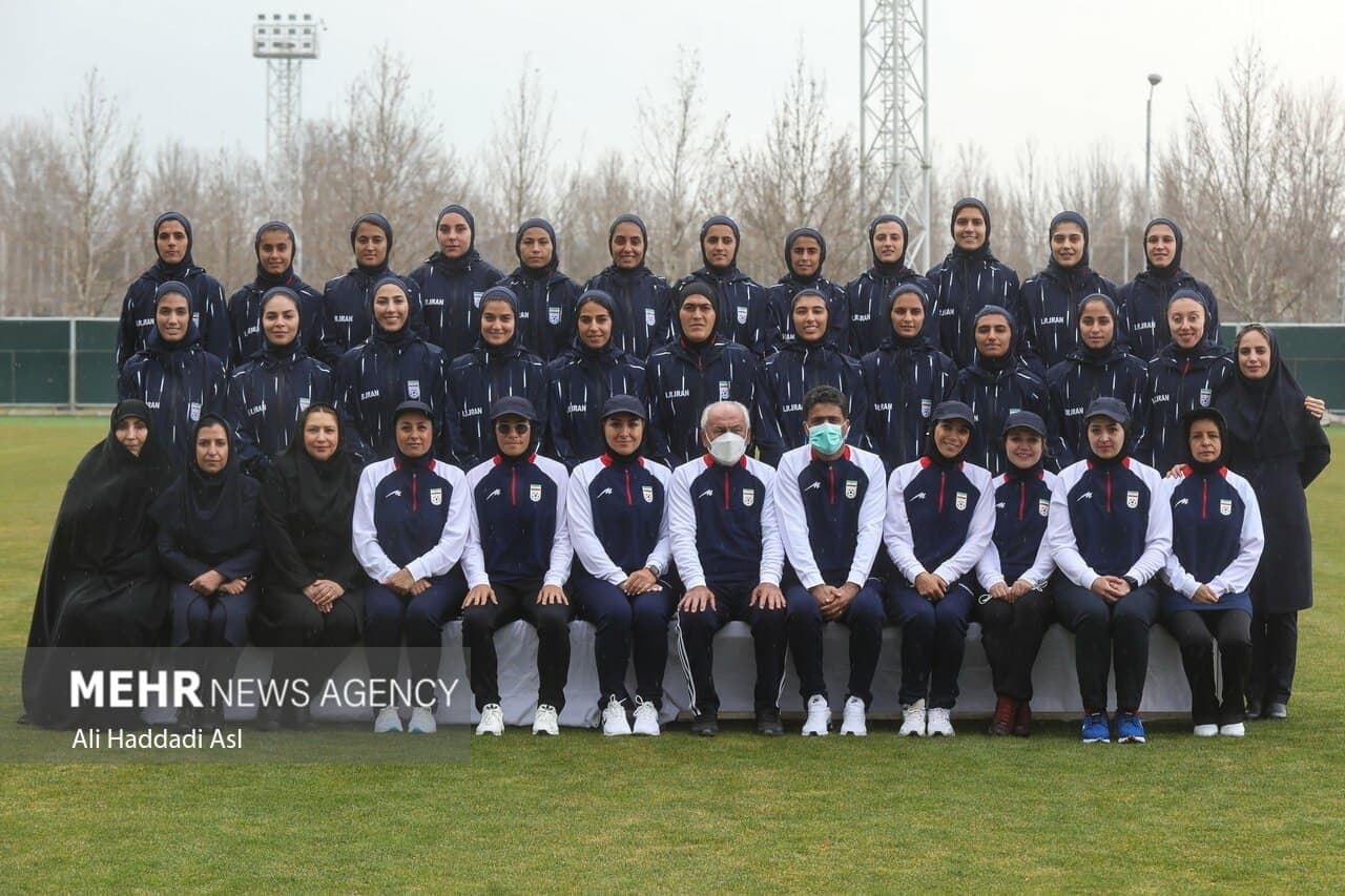 تیم ملی فوتبال بانوان 