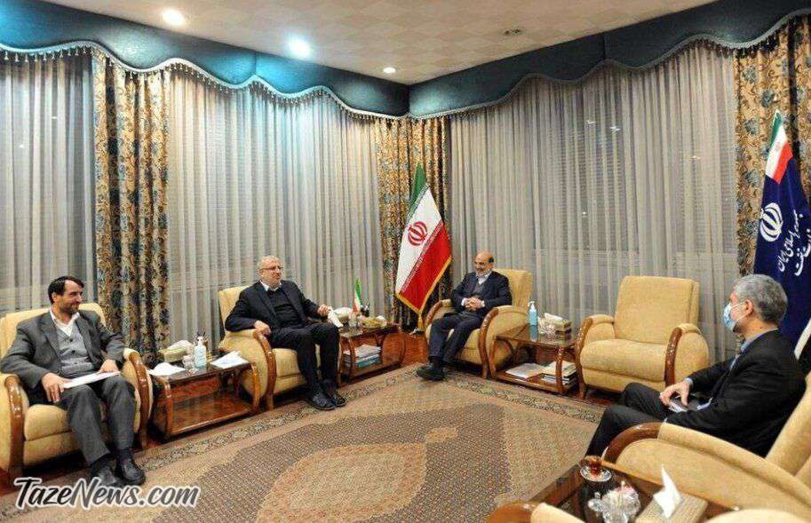 وزیر نفت با دمپایی