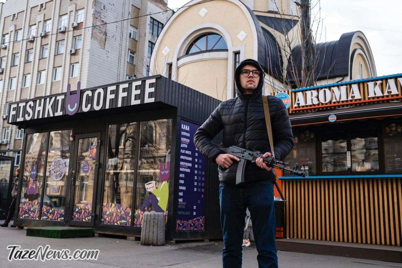 غیرنظامیان در کیف برای دفاع از کشورشان اسلحه به دست گرفتند