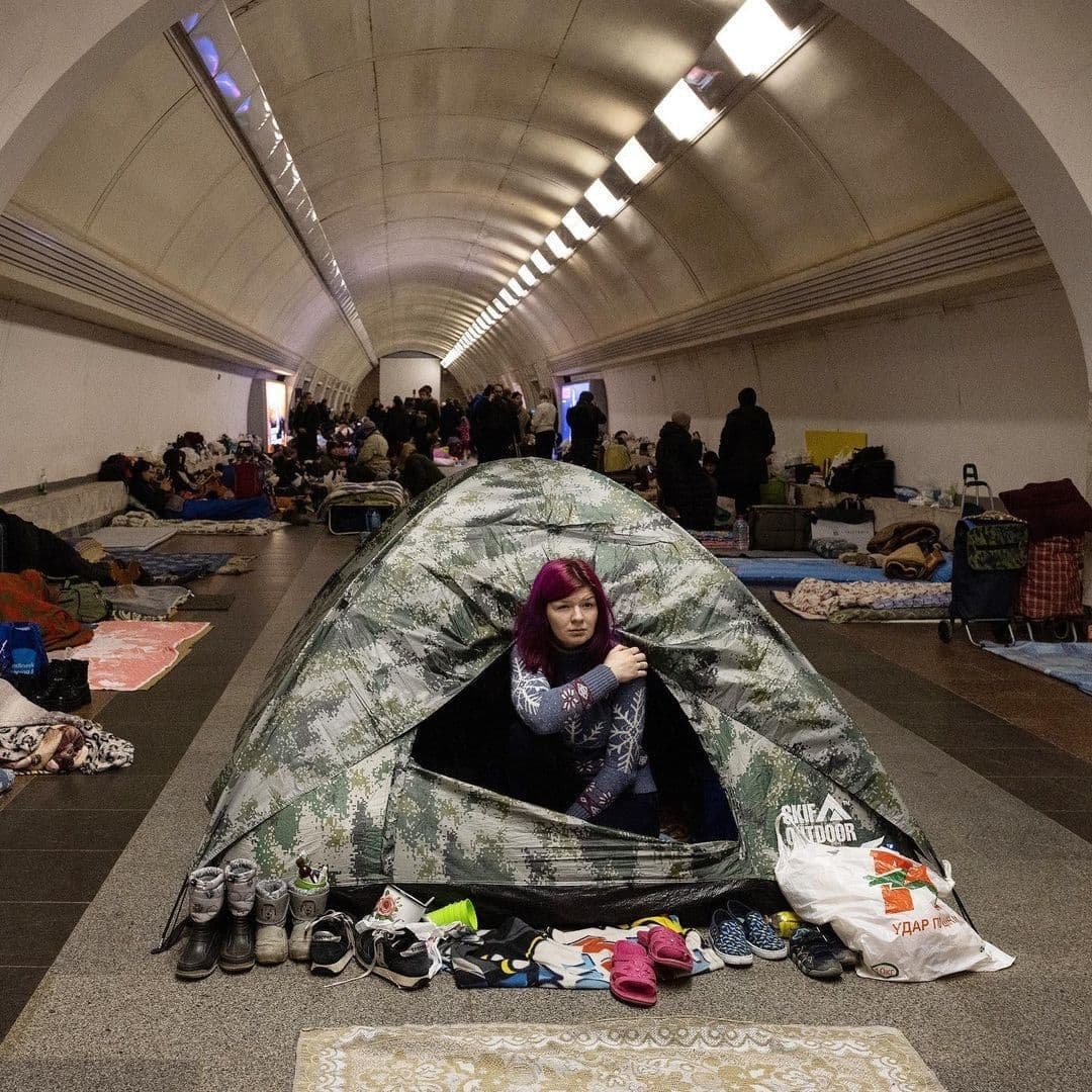 پناه گرفتن اوکراینی ها در مترو