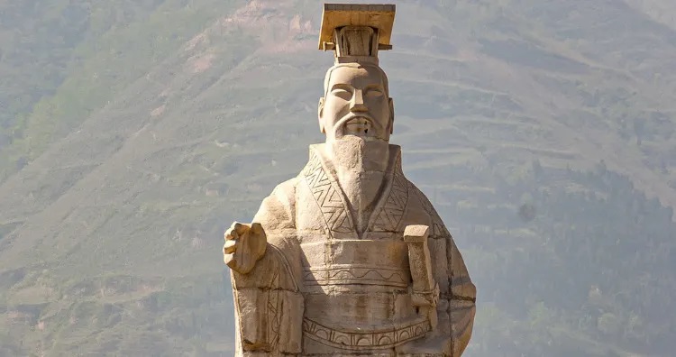 امپراطورشین سازنده دیوارچین