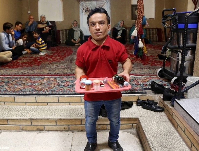 پرسنل رستوران نانیسم یا کوتاه قامتان