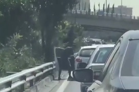 خفت‌گیری با قمه در اتوبان نیایش تهران