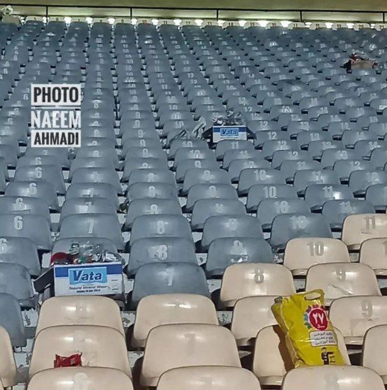 جمع کردن زباله از سکو‌ها توسط زنان هوادار پرسپولیس