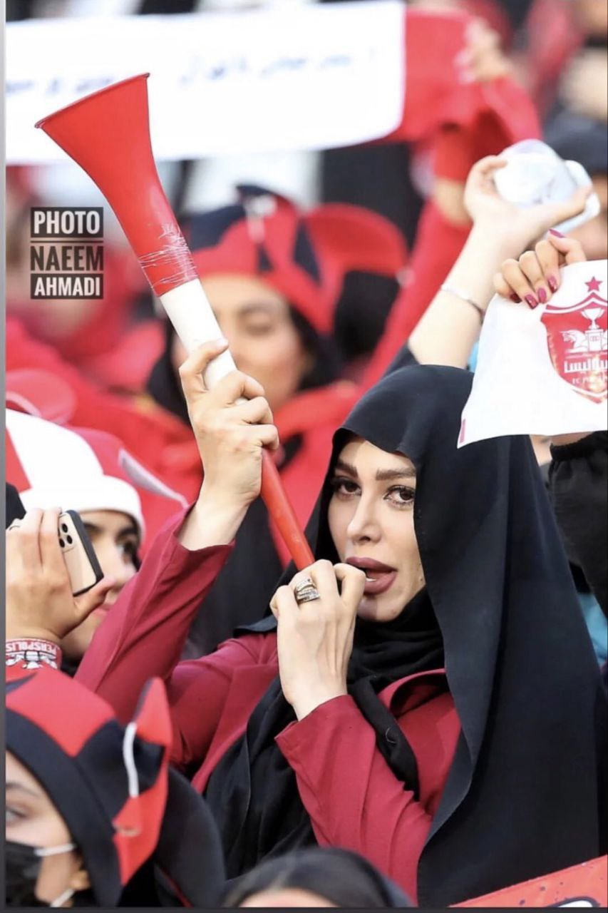 دختر محجبه هوادار پرسپولیس