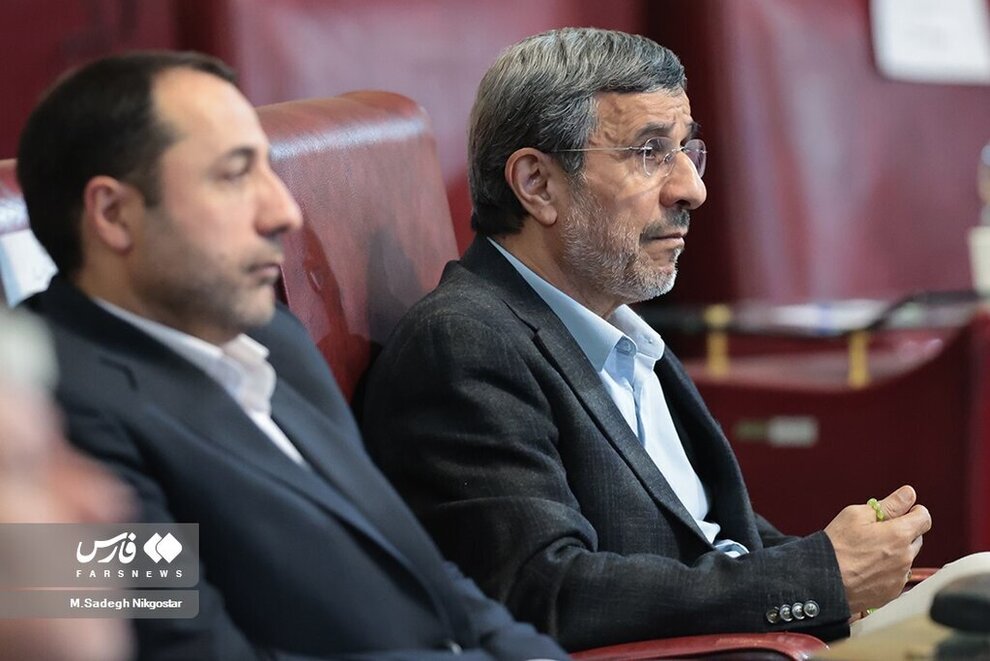 احمدی نژاد در نهمین دوره مجمع تشخیص