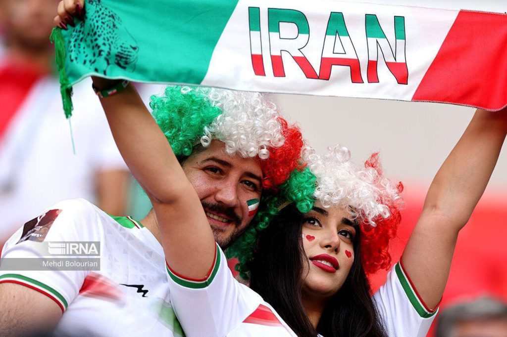 تصویر ایرنا از هواداران ایرانی در بازی با ولز