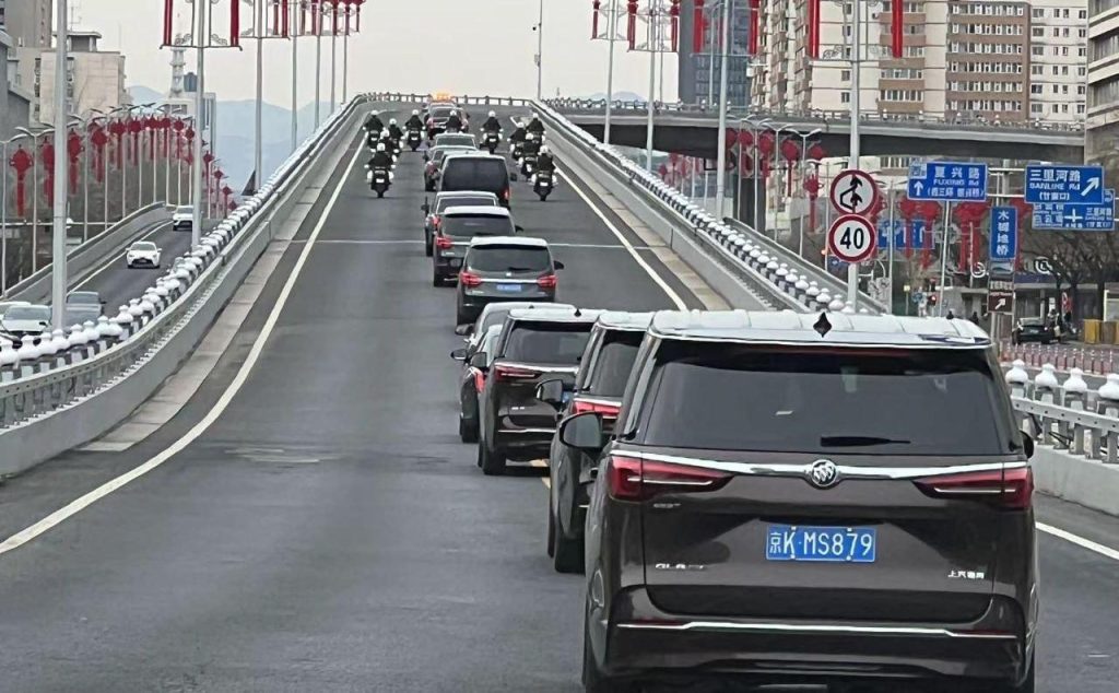 اسکورت رئیس جمهور در خیابان‌های پکن