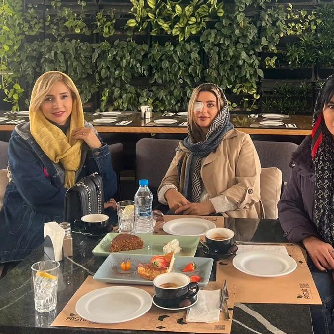 شبنم قلی خانی