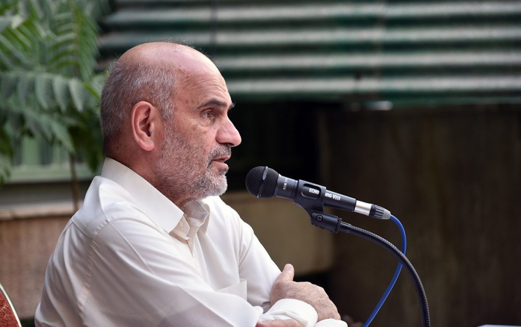 فرشاد مومنی