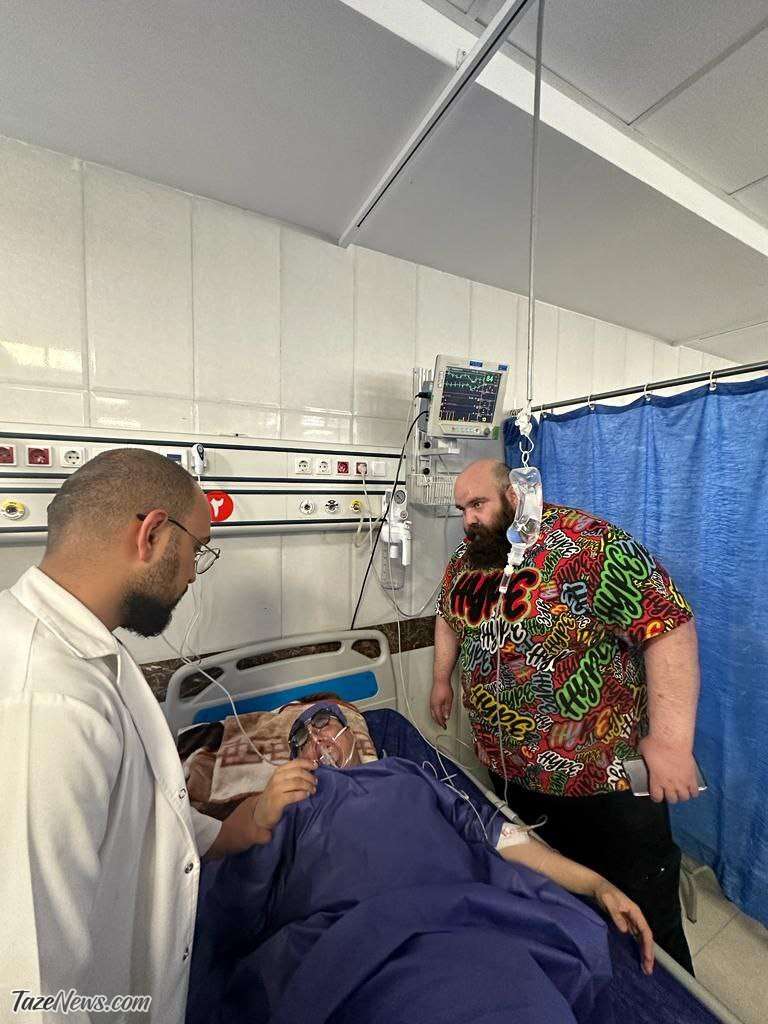 محسن ابراهیم زاده روی تخت بیمارستان