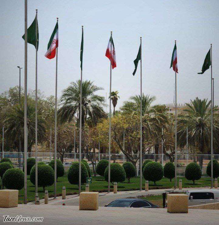 اهتزاز پرچم ایران در وزارت خارجه عربستان