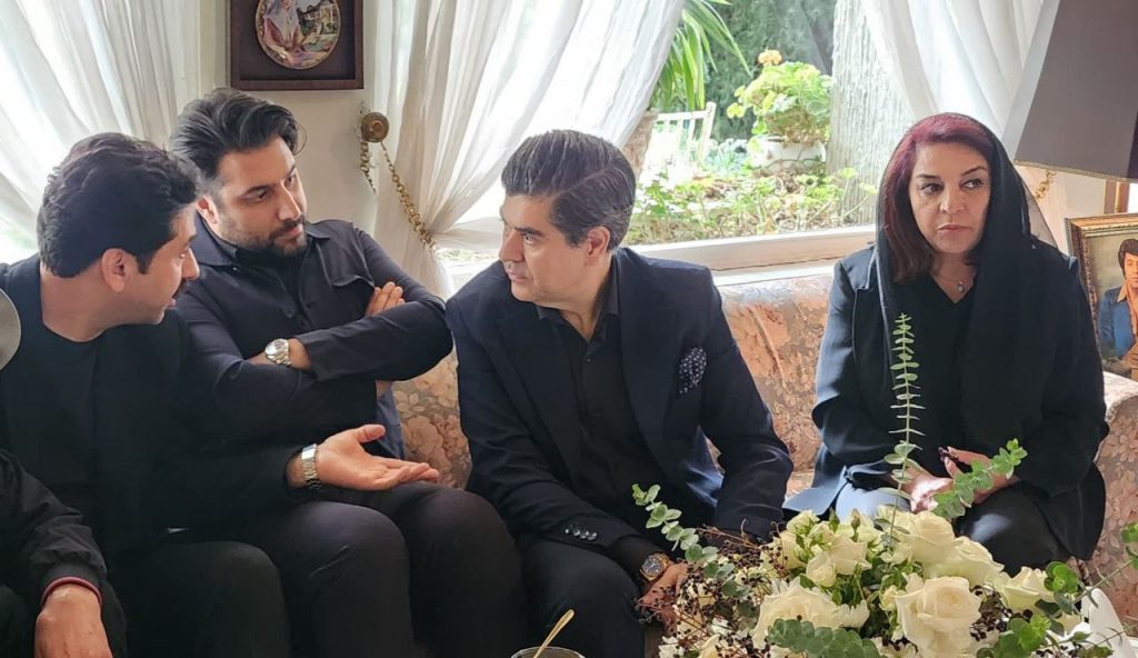 حضور بازیگران در منزل گلپا