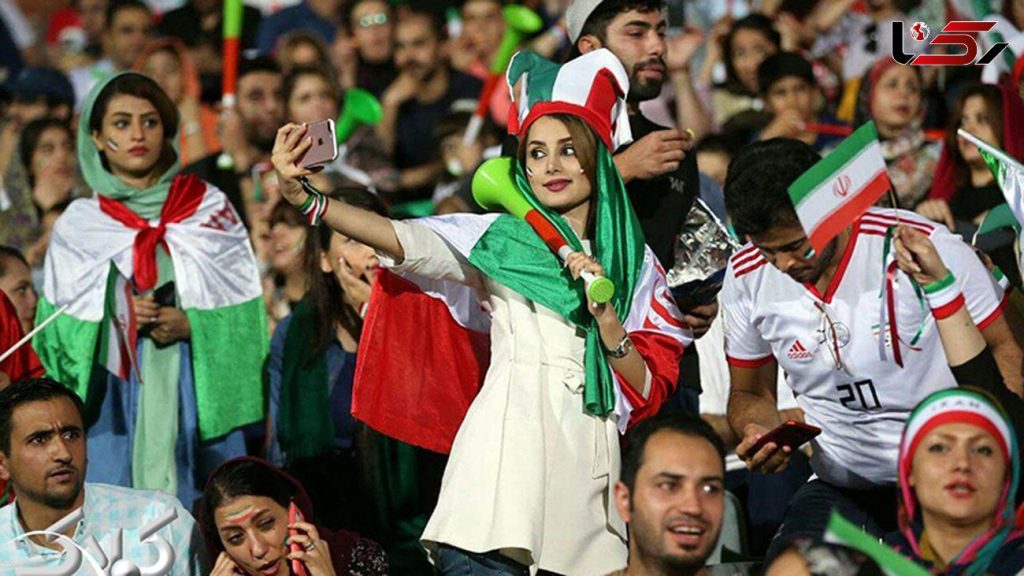 زنان در ورزشگاه