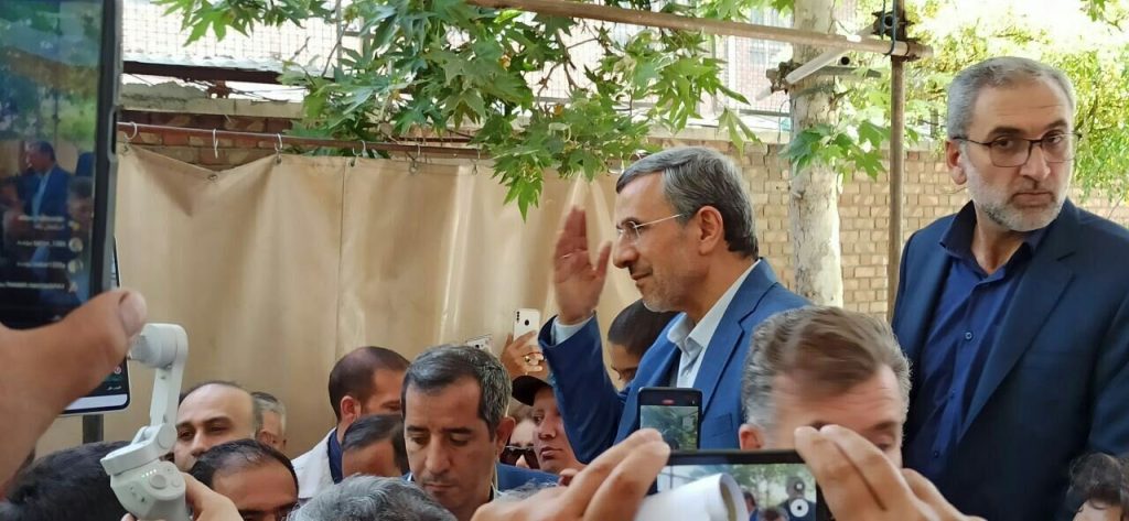 احمدی‌نژاد