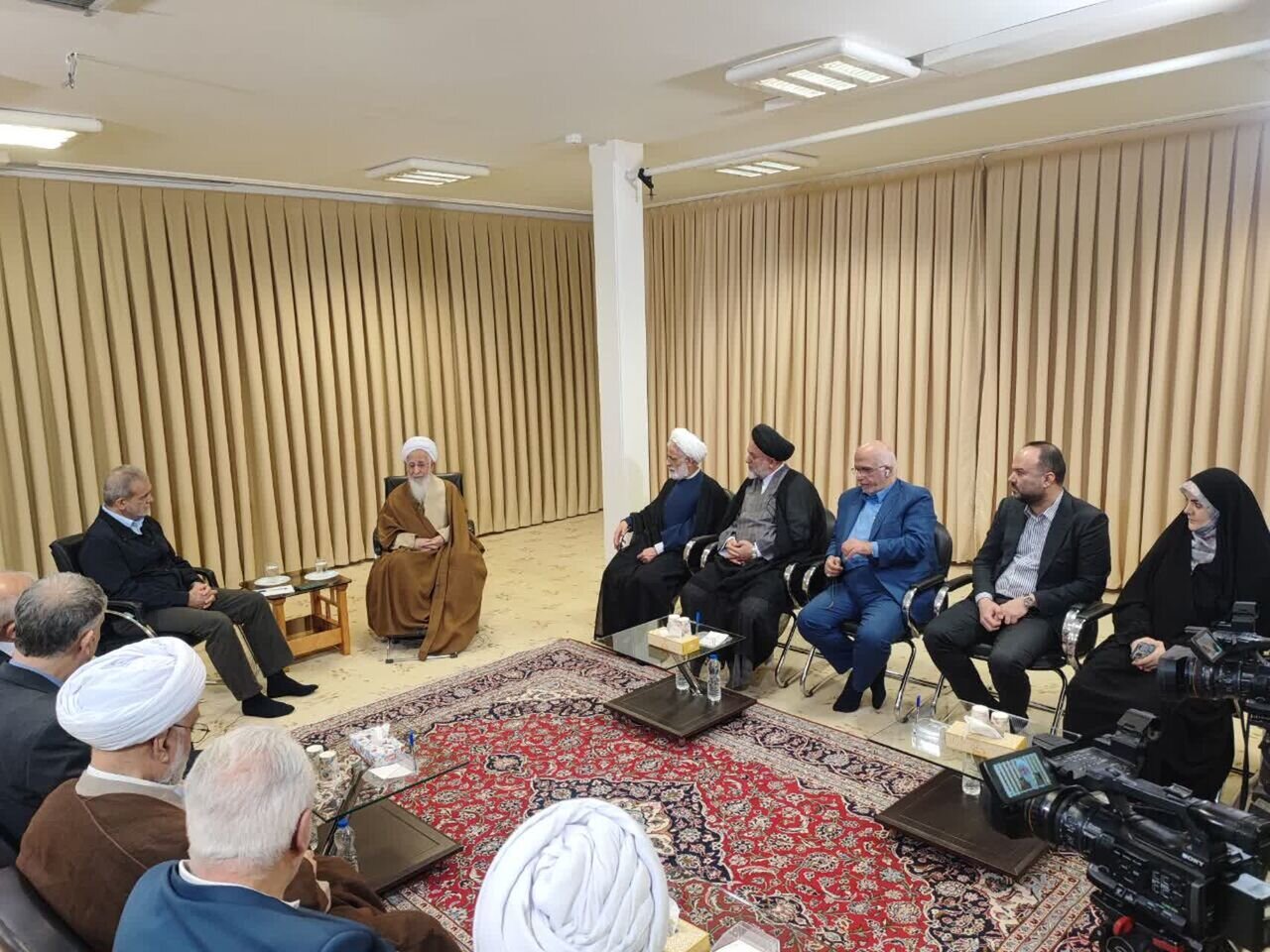 پزشکیان در دیدار با مراجع تقلید