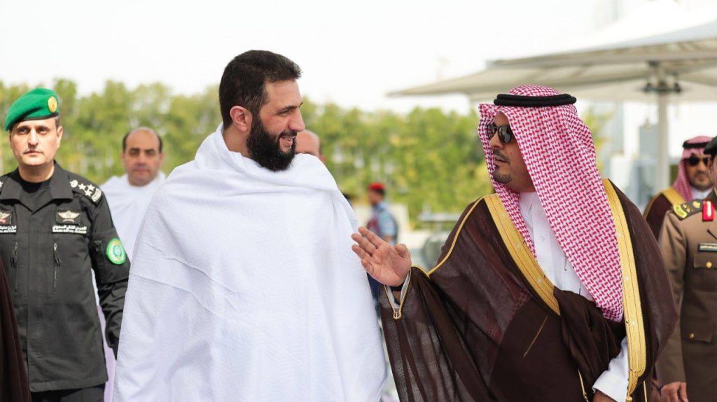 جولانی در لباس احرام